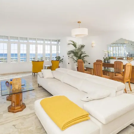 Cubo's Seaview Port & Free Parking Апартаменты